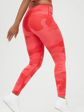 OFFLINE Camo High Waisted Legging chilly red m 26”